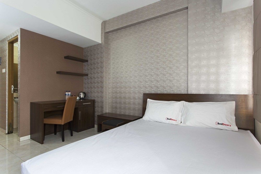 Reddoorz Apartment @ Margonda Residence Depok Ngoại thất bức ảnh