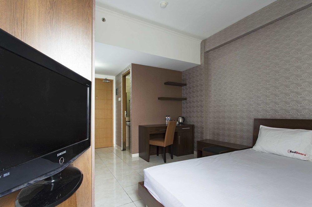 Reddoorz Apartment @ Margonda Residence Depok Ngoại thất bức ảnh