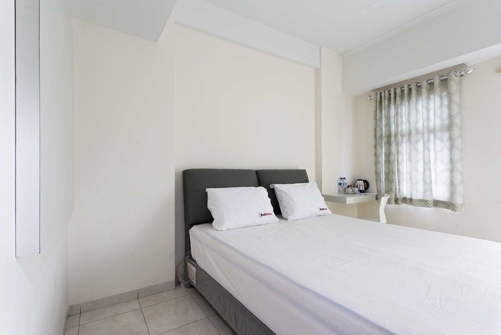 Reddoorz Apartment @ Margonda Residence Depok Ngoại thất bức ảnh