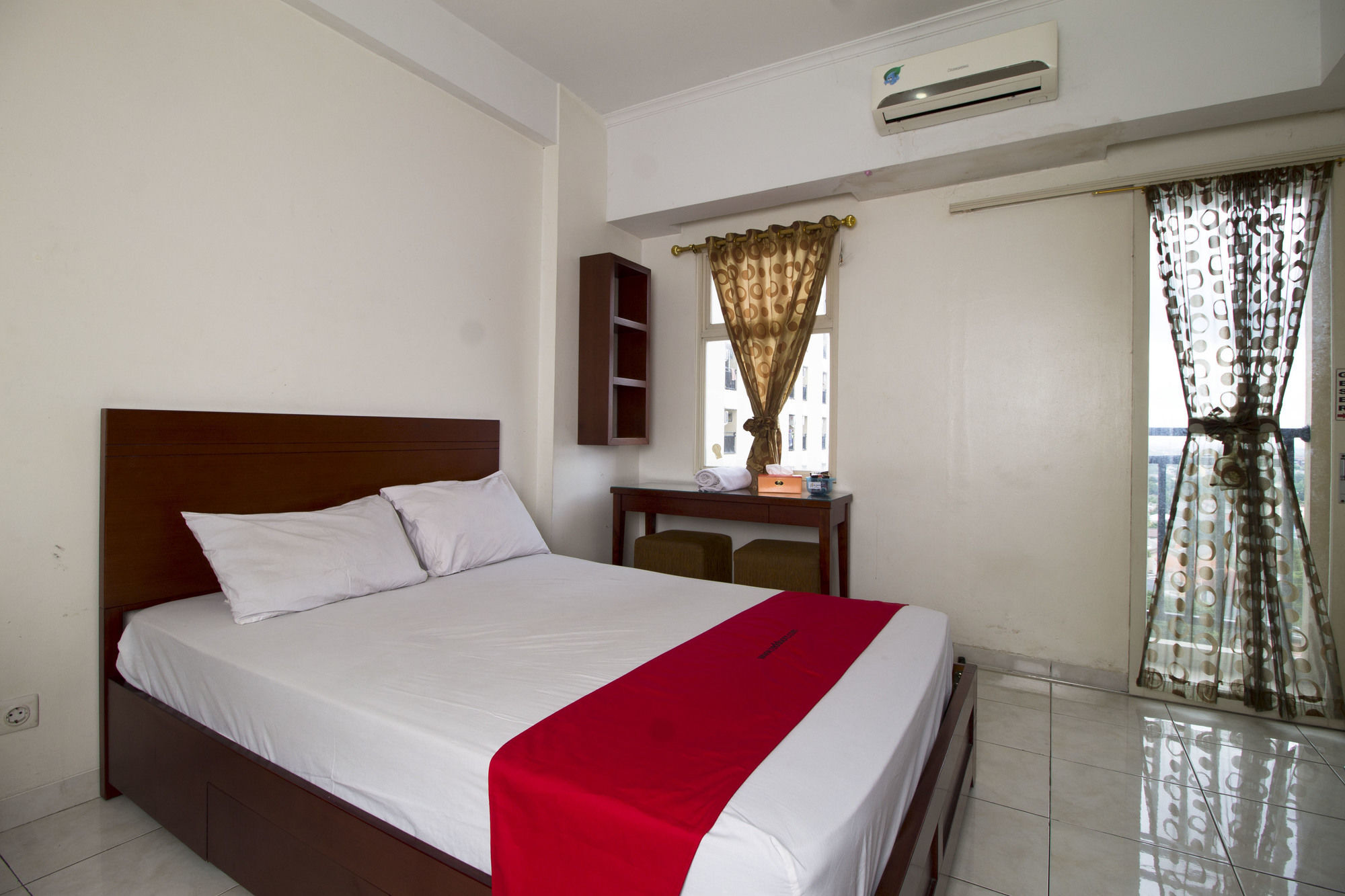 Reddoorz Apartment @ Margonda Residence Depok Ngoại thất bức ảnh