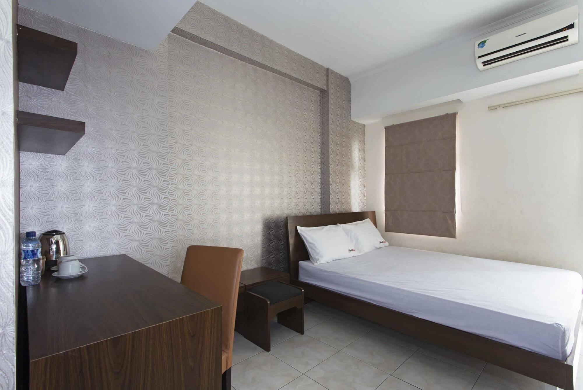 Reddoorz Apartment @ Margonda Residence Depok Ngoại thất bức ảnh